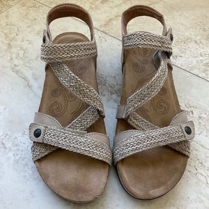 Taos Trulie Sandals